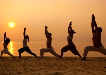 Yoga frente a la playa: cuerpo, mente y horizonte