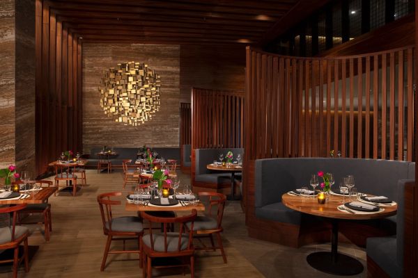 Restaurante francés Bordeaux en Secrets Playa Esmeralda Resort & Spa